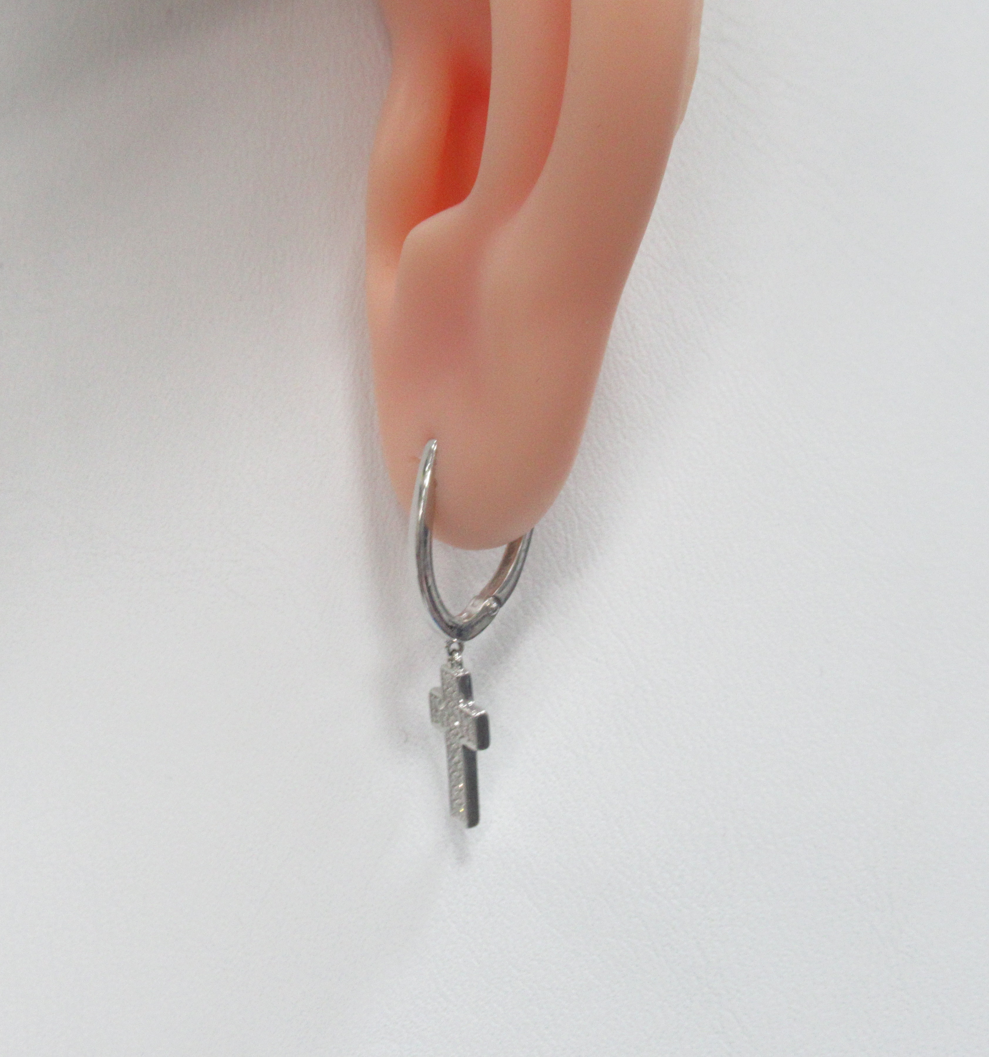 Серьги из белого золота с бриллиантами "Крестики"